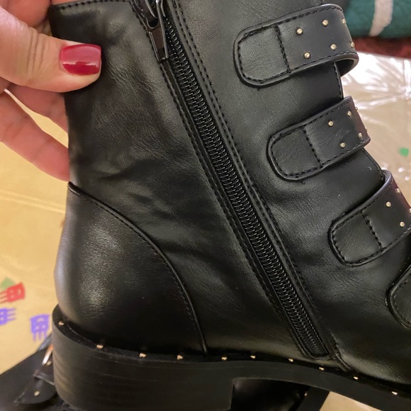 Beautiful boots black color size 7.5 - Picture 2 of 7